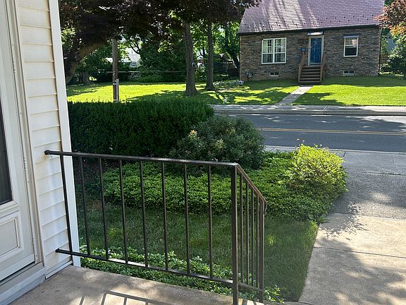 2nd image of 434 W Walnut St