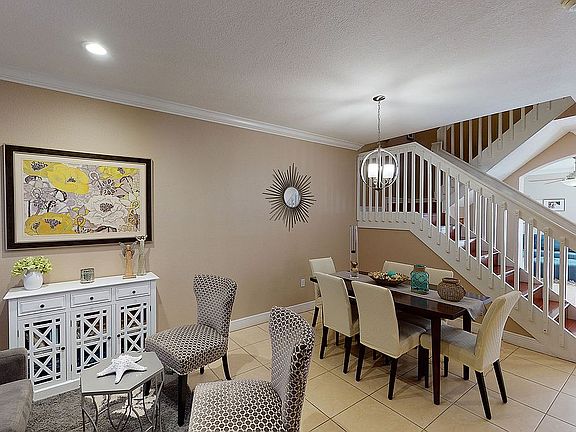 Living / Dining Area