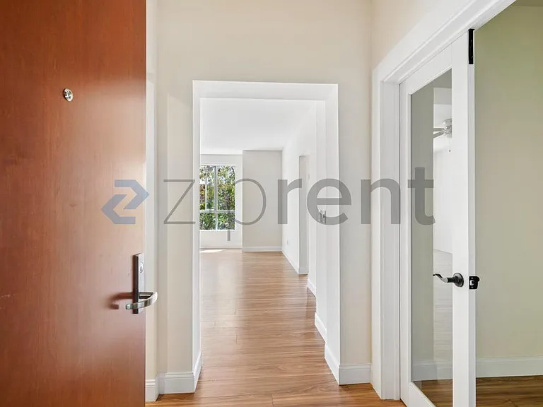 585 9th St #313 — Photo 5