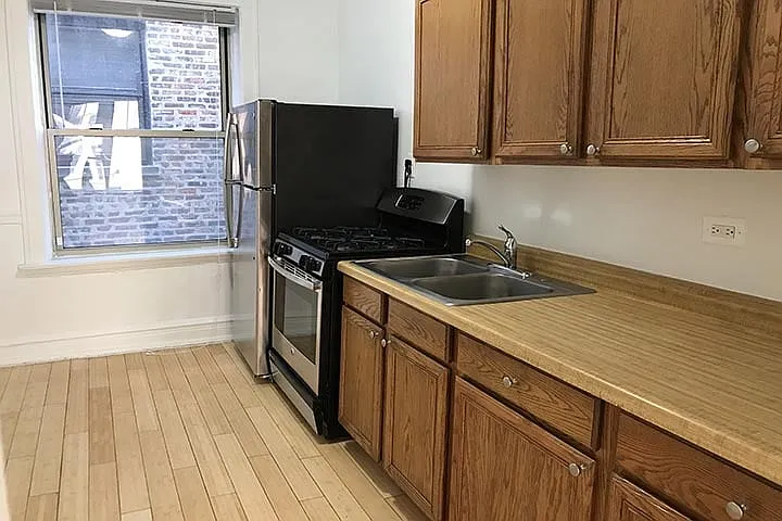 5034-5046 S. Woodlawn Avenue — Photo 12