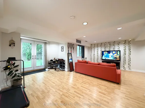 1556 Princelea Pl, Mississauga, ON L5M 3P2