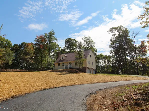 378 High St, Stewartstown, PA 17363