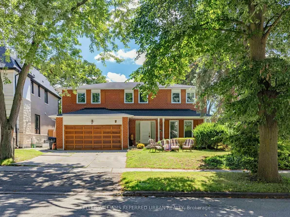 7 Chipstead Rd, Toronto, ON M3B 3E5