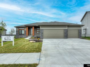 12501 Quail Dr, Bellevue, NE 68123