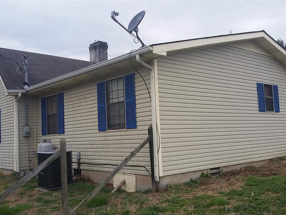 2nd image of 2306 Monterey Rd