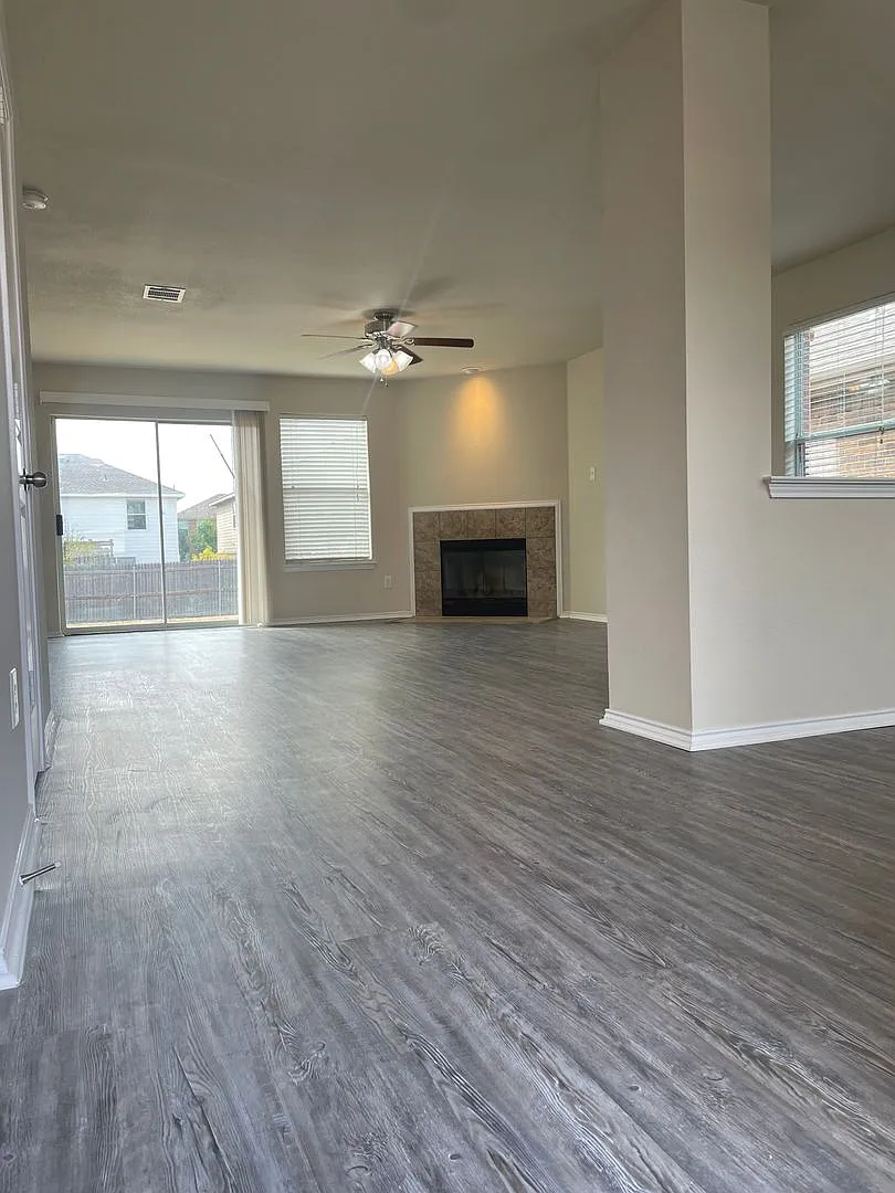 Updated in the BEST location 3/2/2 — Photo 3