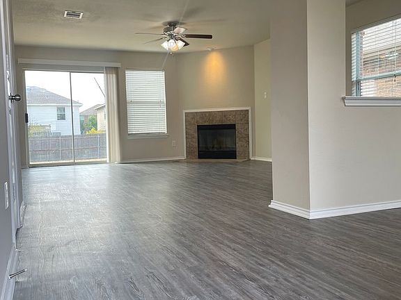3rd image of 2140 Biggs St