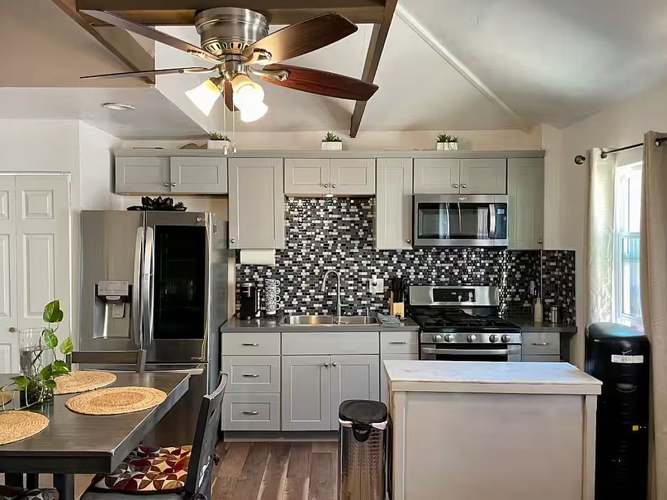 1st image of 2319 Morningside St #2