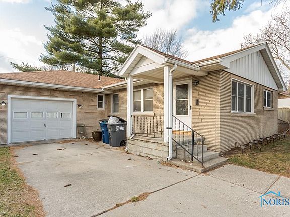 2nd image of 5841 Clover Ln