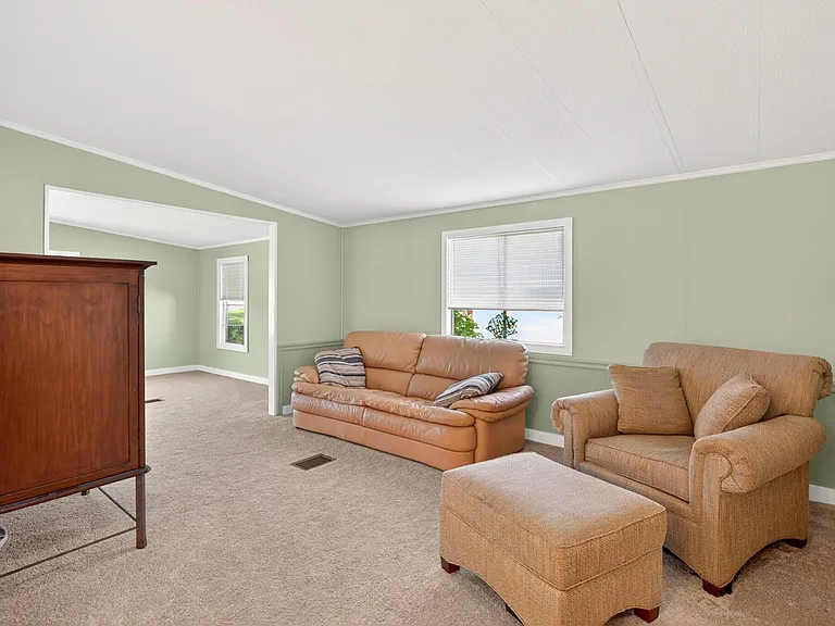 516 Jason Dr — Photo 10