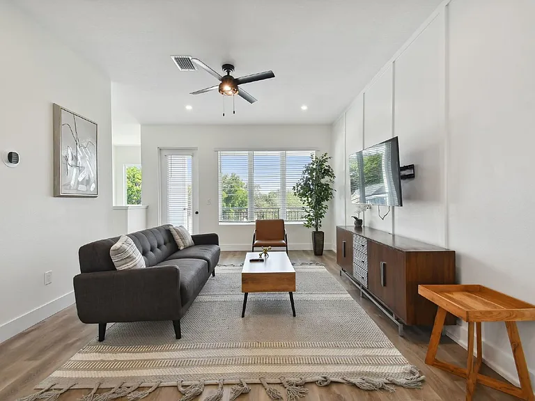 121 E Warren Ave #4 — Photo 15
