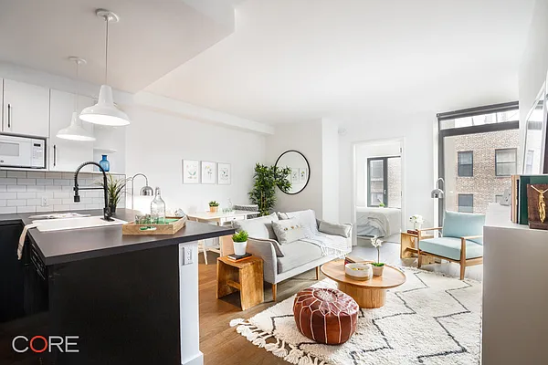 Rented by CORE | media 3