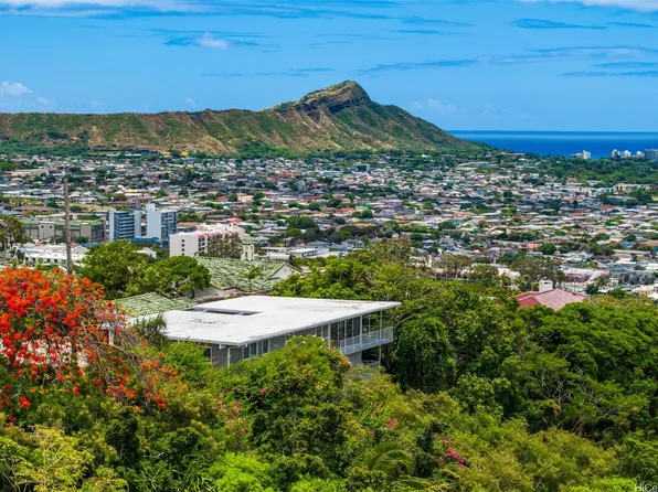 1588 Saint Louis Dr, Honolulu, HI 96816
