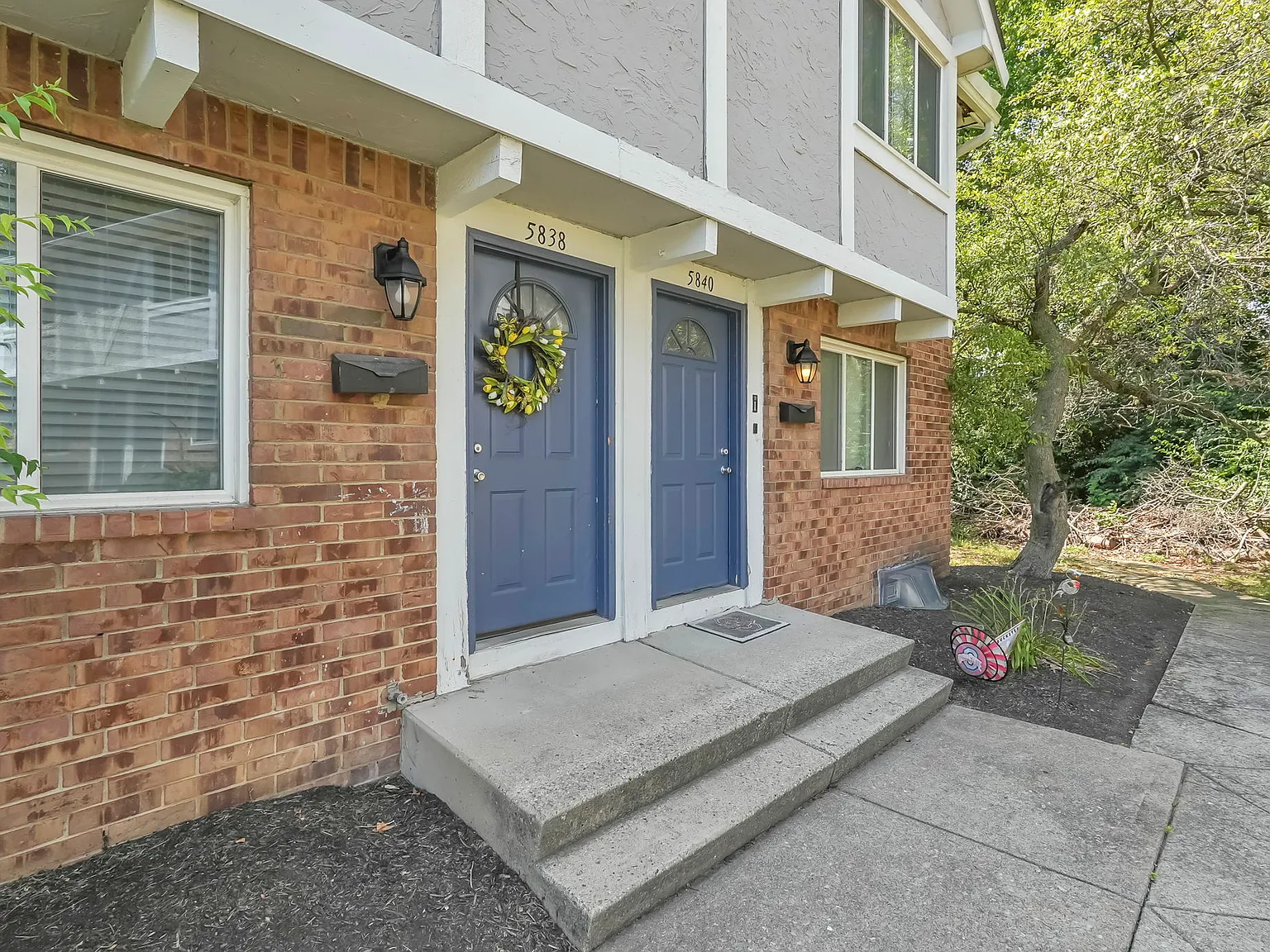 Carnaby Village Townhomes — Photo 4