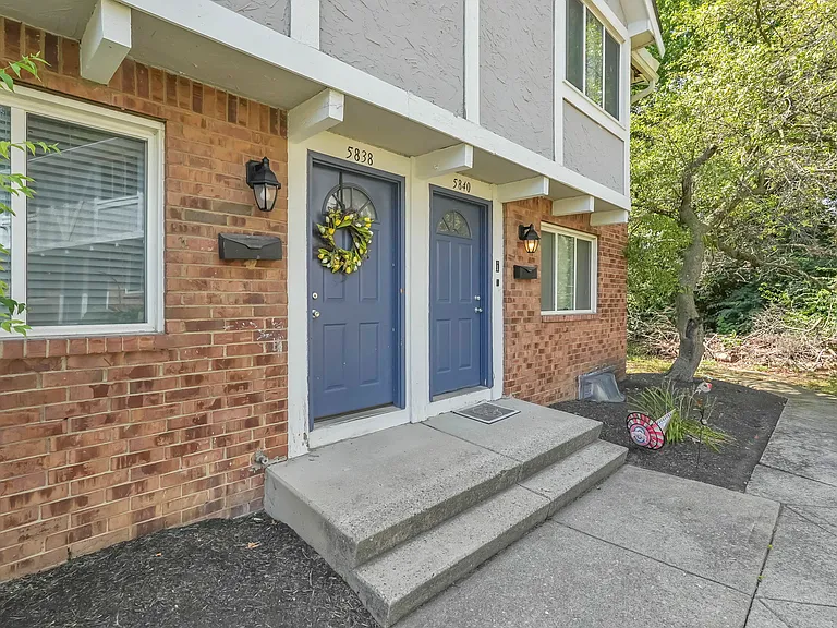 Carnaby Village Townhomes — Photo 4
