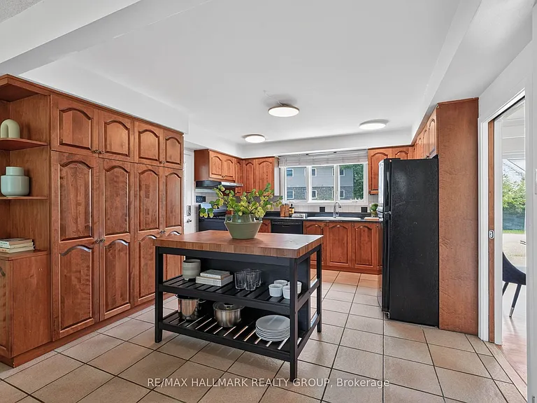 1038 Arnot Rd — Photo 13