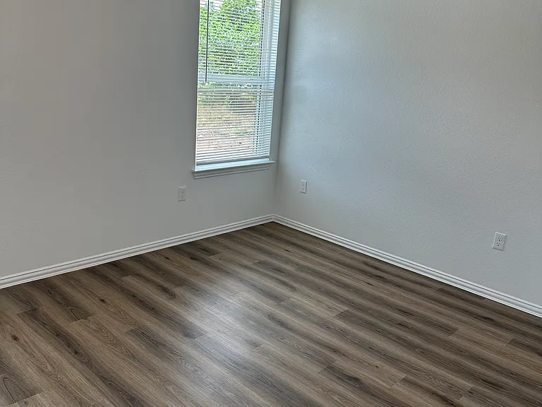 605 E Wolf St — Photo 13