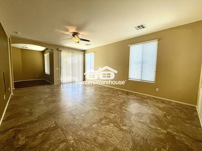 532 E Trellis Rd — Photo 5
