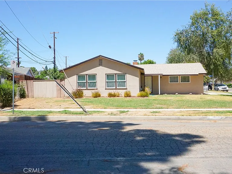 23003 Runnymede St — Photo 2