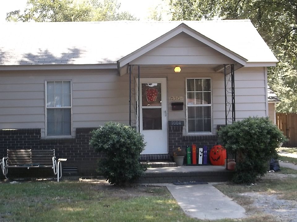 1st image of 1004 S Rose St