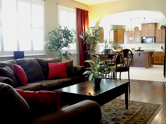 4th image of 706 Mill Creek Way