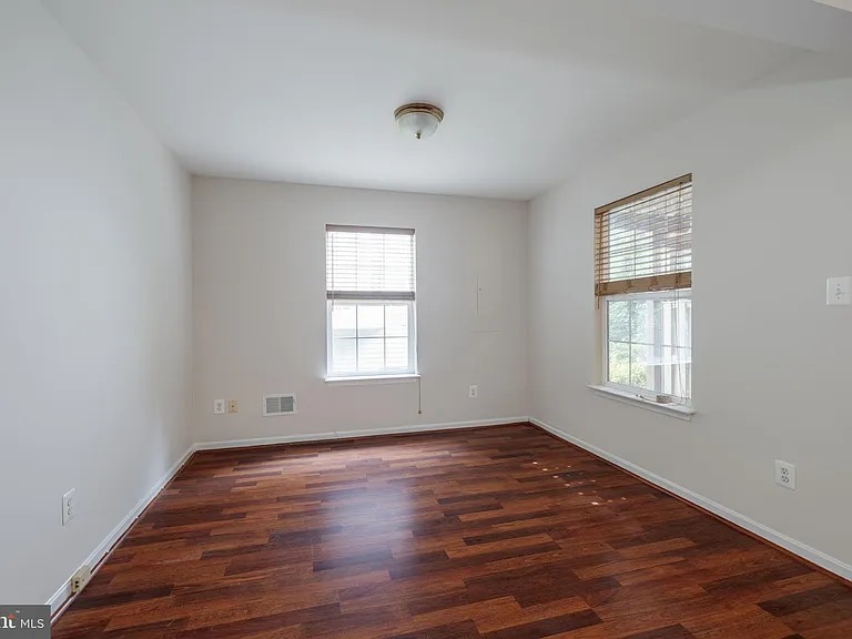 5319 Waldo Dr — Photo 41