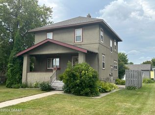 1135 Hill Ave, Grafton, ND 58237