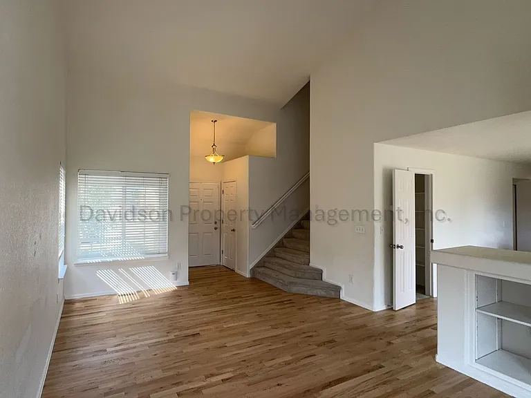 7629 Autumn Knoll Dr — Photo 4