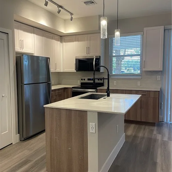 7012 Romana Way #1401 — Photo 4