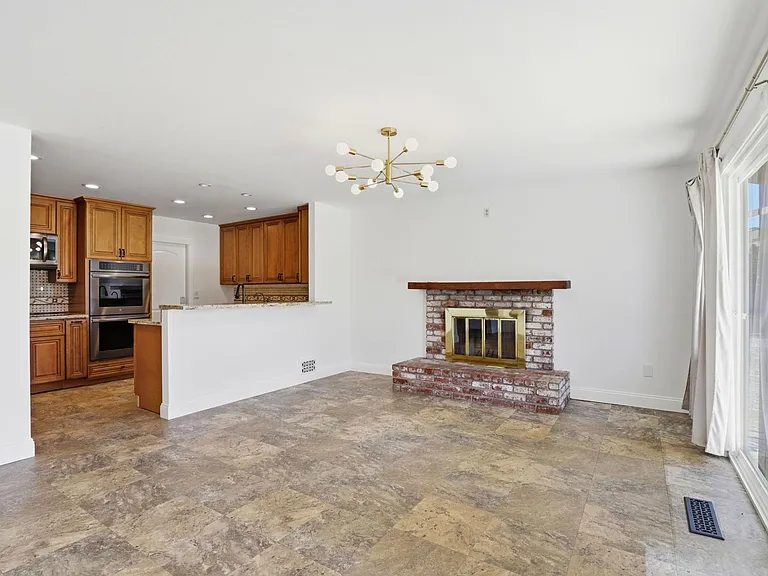 10200 Parrish View Dr — Photo 8