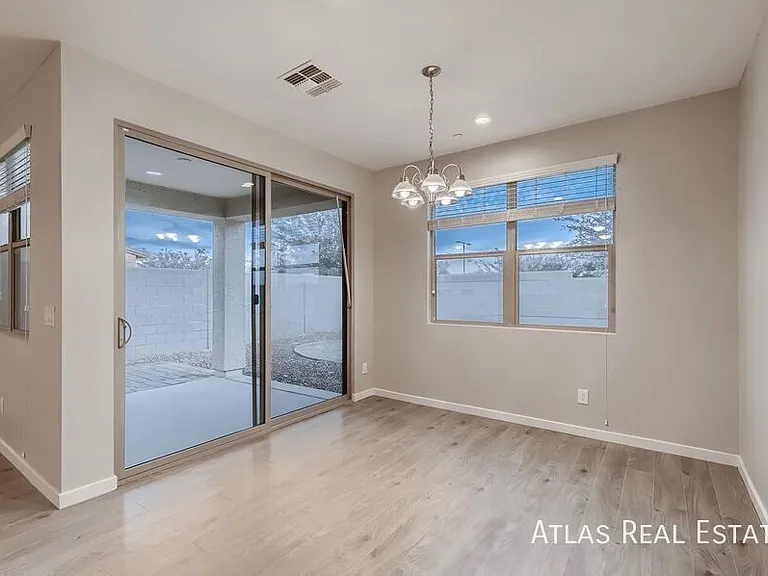 2077 N 213th Dr — Photo 6