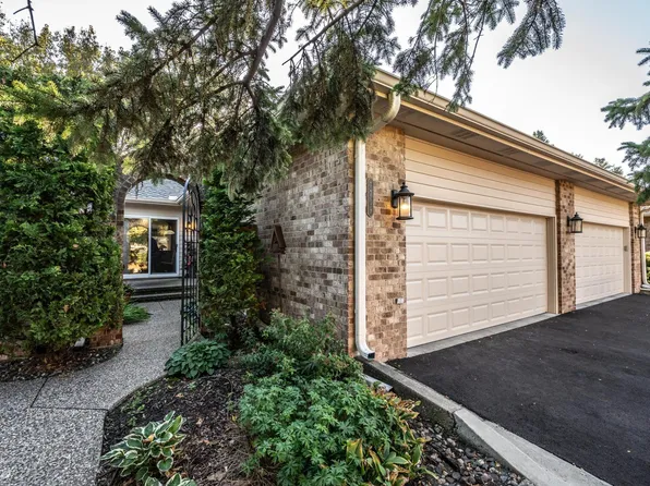 7709 Pondwood Dr, Edina, MN 55439