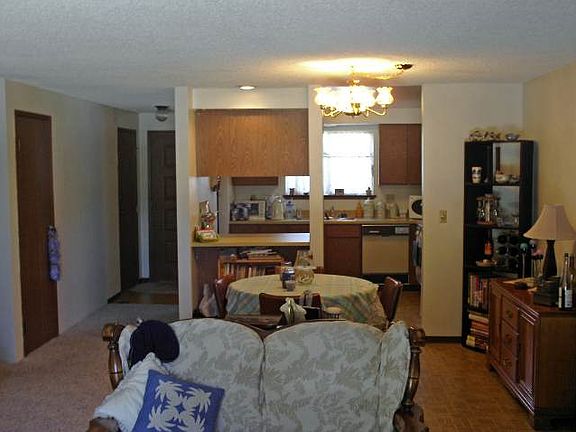 3rd image of 800 Davenport St #A