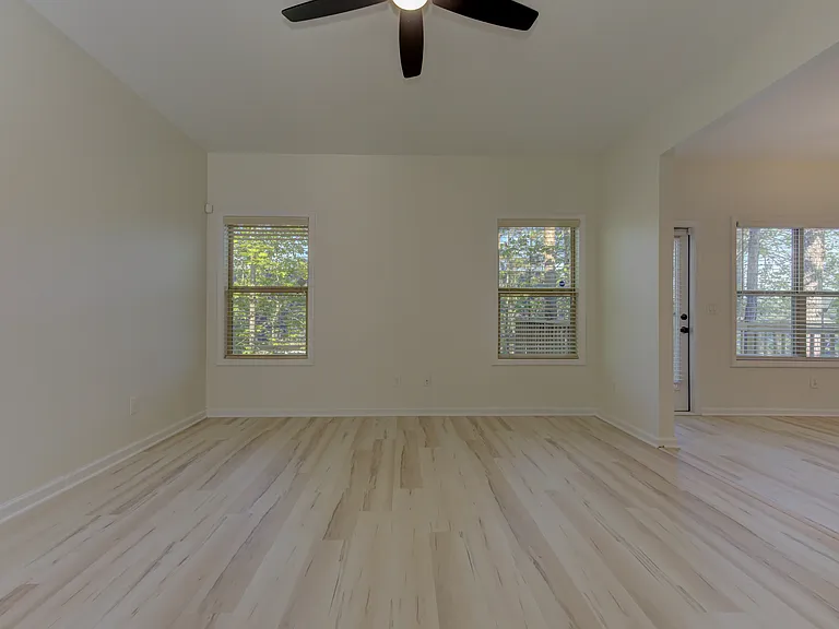 605 Summit Point #A — Photo 7