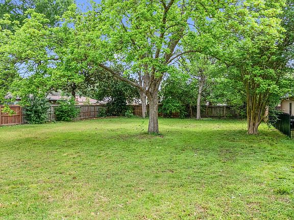 2nd image of 1916 Springrock Ln
