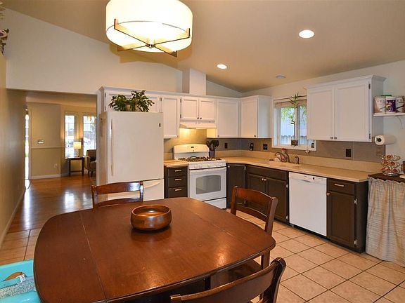5th image of 6319 Camden Dr