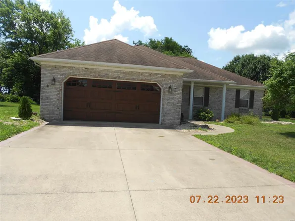 9462 Victorian Ln, Breese, IL 62230