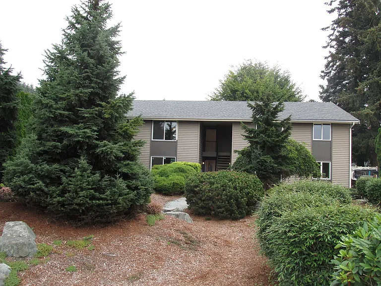 330 N Pine St — Photo 1