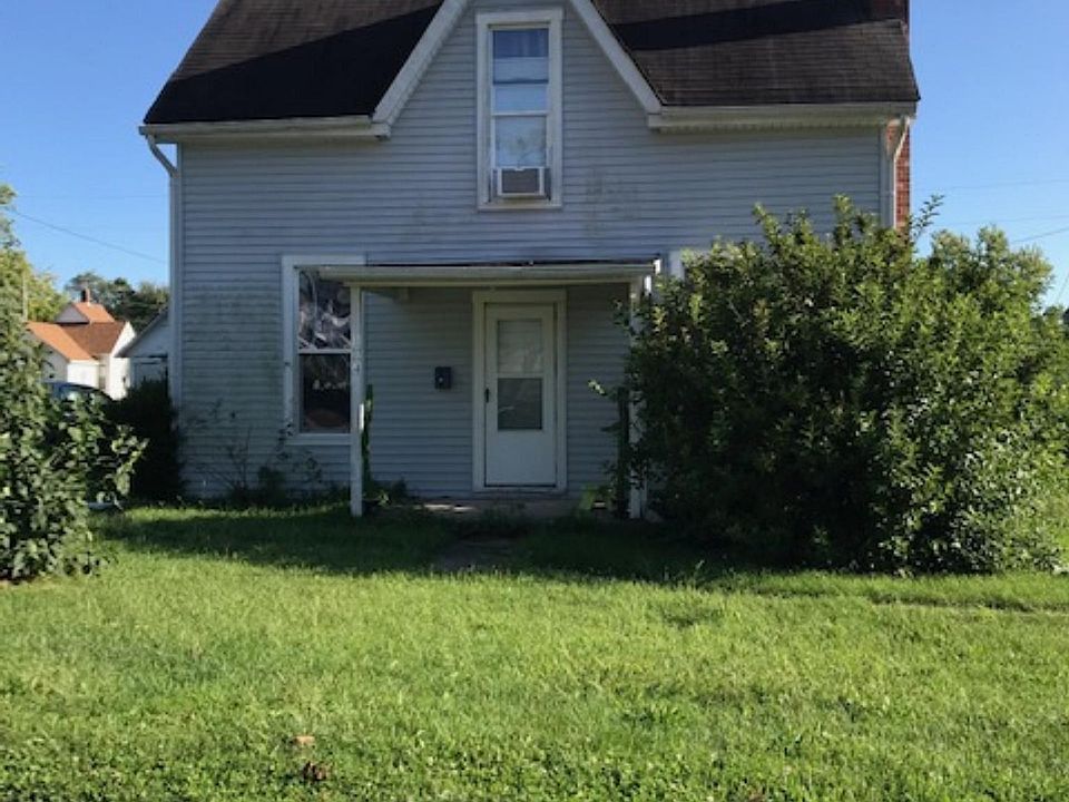 1st image of 1004 E 3rd St
