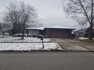 656 Willow Rd, Matteson, IL 60443