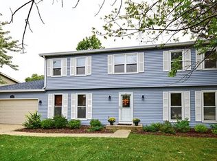 3915 Huntington Blvd, Hoffman Estates, IL 60192