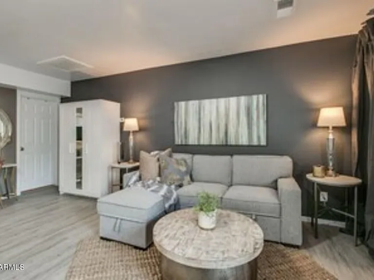 830 E Maryland Ave #2 — Photo 4
