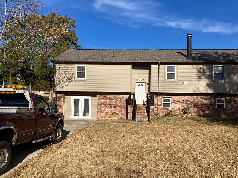 7004 Buddy J Ln #7004 — Photo 1