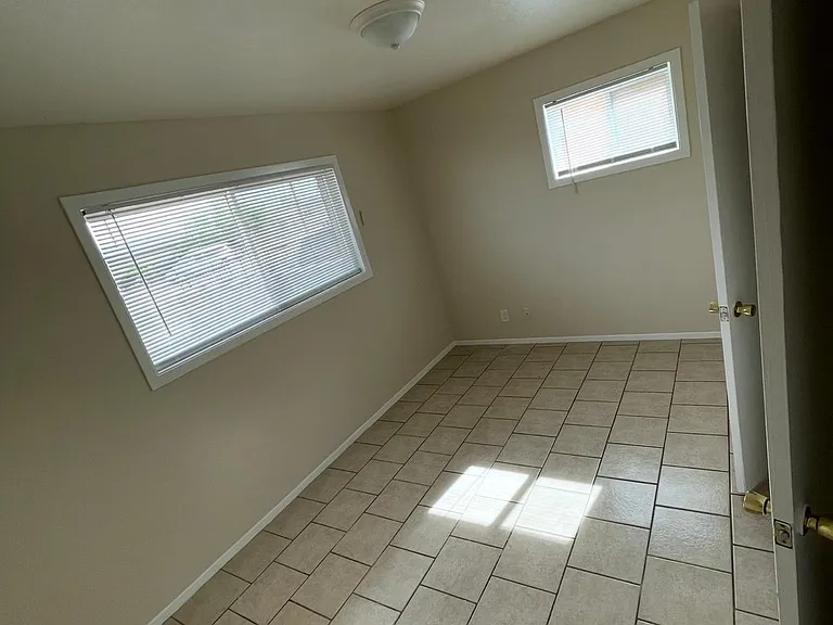 5712 Decatur Way — Photo 10