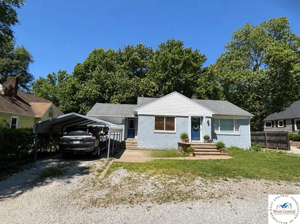 411 N Price Ln, Clinton, MO 64735
