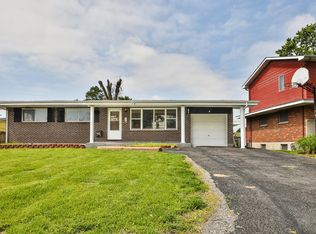 4 Queen Ann Dr, Hazelwood, MO 63042