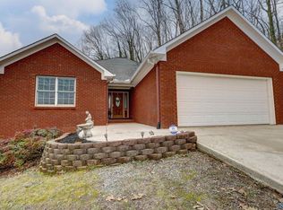 2811 Willow Beach Rd, Guntersville, AL 35976