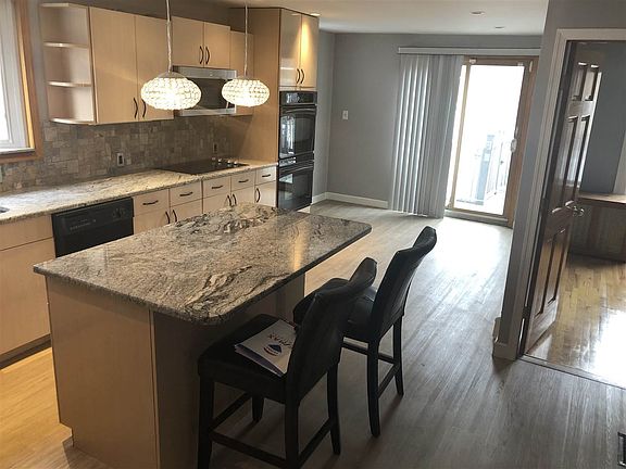 4th image of 301 Lincoln Ave #1
