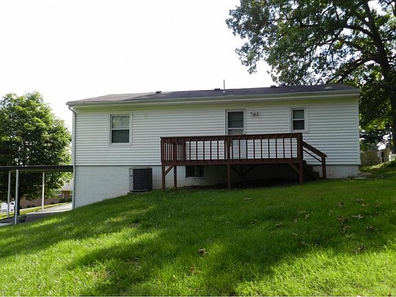 4th image of 429 Rich Dr
