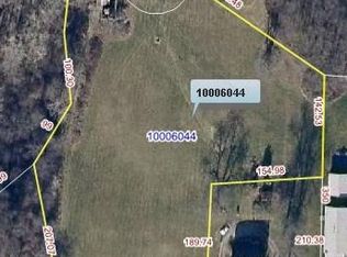 Hankins St NW, Massillon, OH 44646